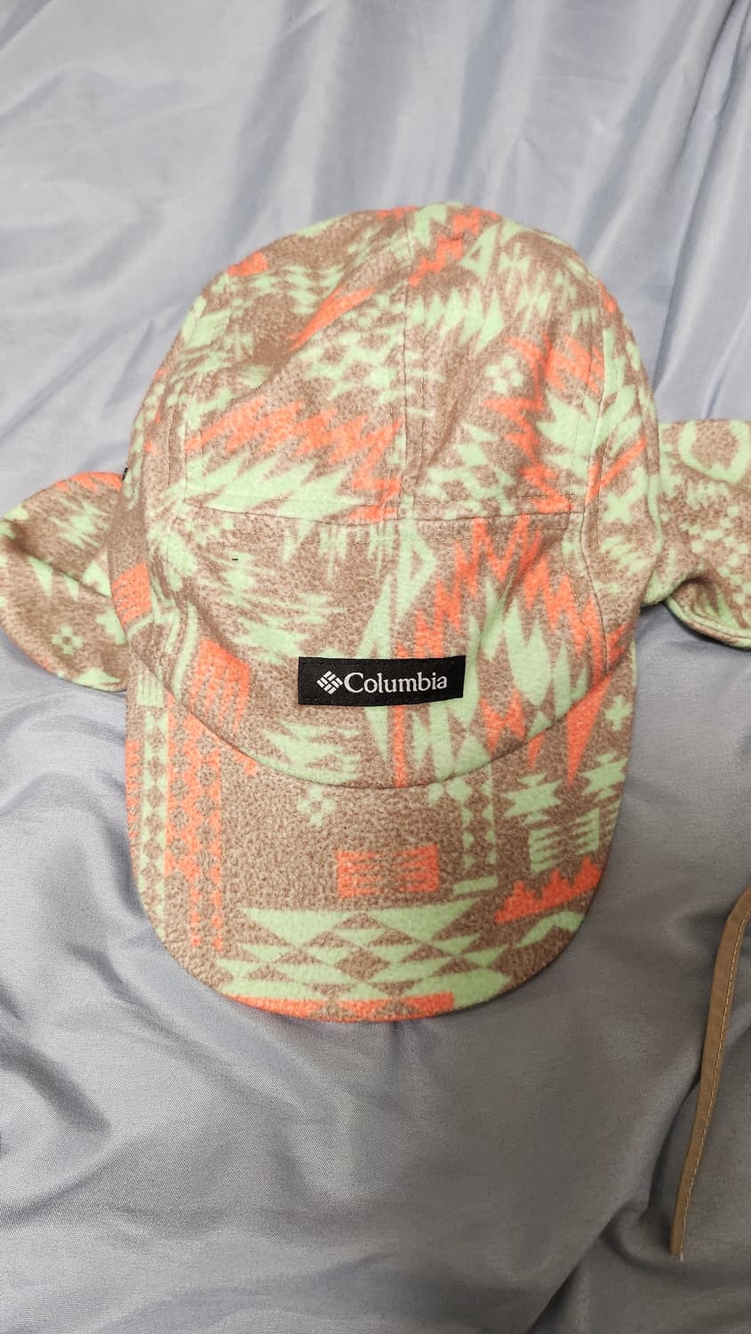 Columbia 패턴 이어플랩 캡 상품이미지2
