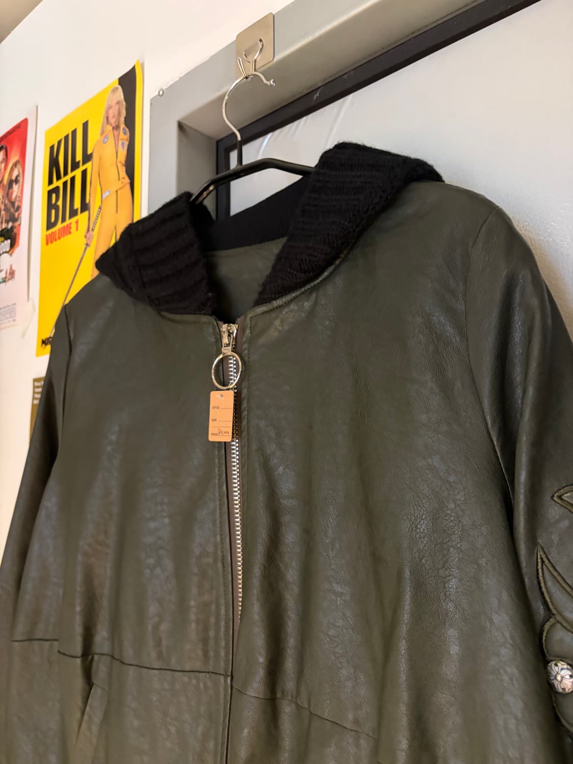 스웨터 후드 카키 레더자켓 상품이미지3