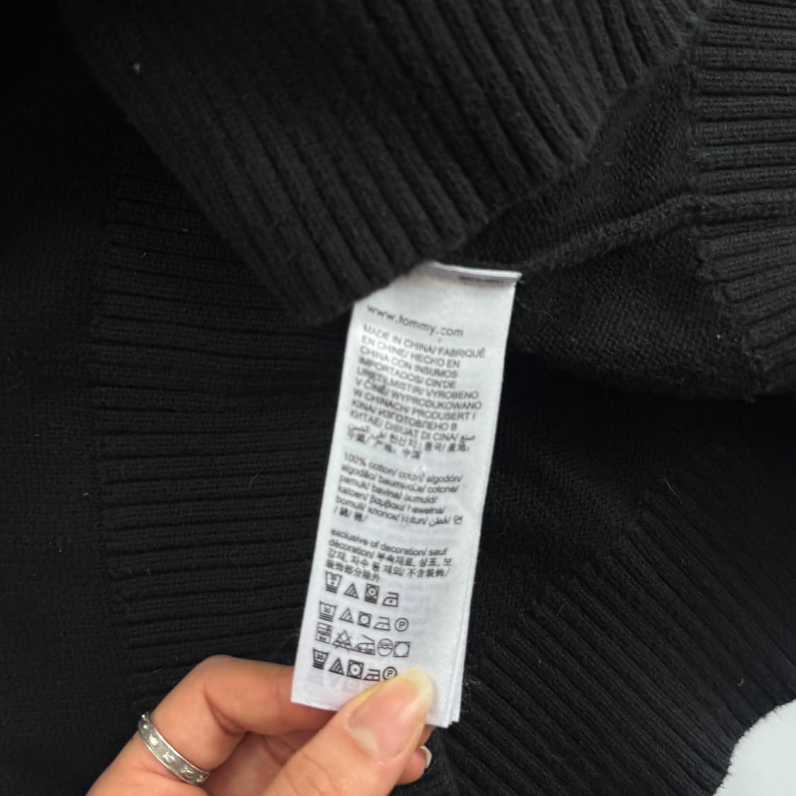 Tommy Hilfiger 타미힐피거 문장 로고 블랙 니트 상품이미지7