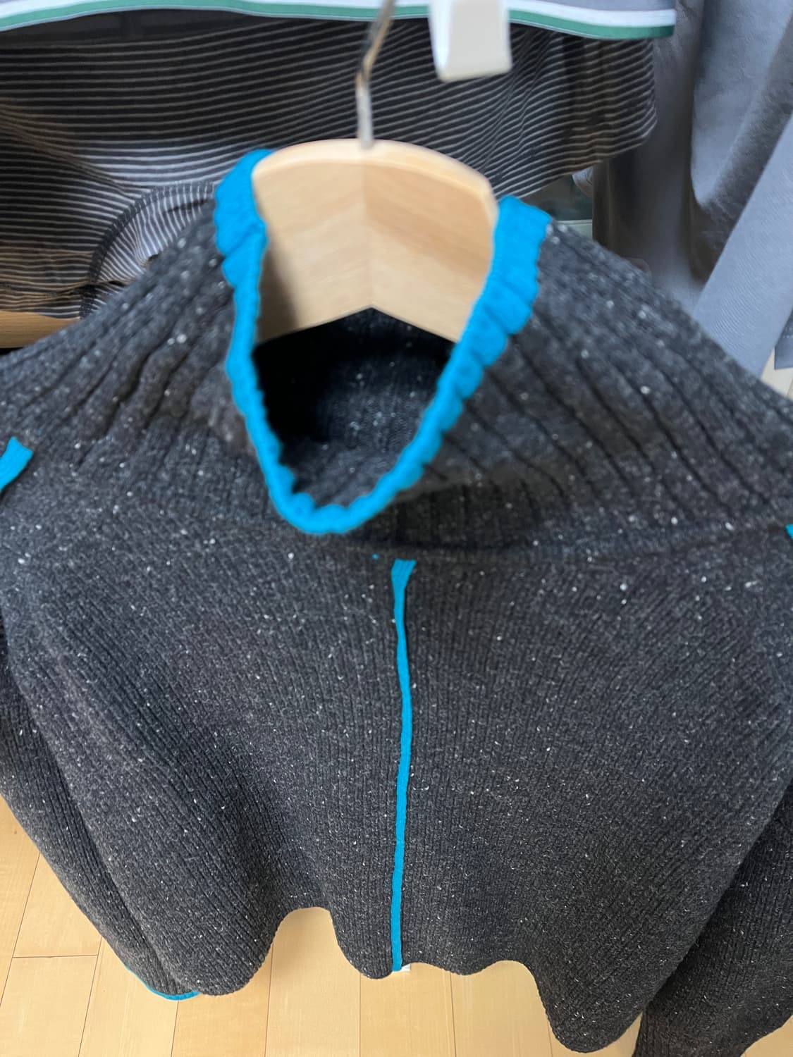 유나이티드에로우즈 여성니트 상태최상 상품이미지2