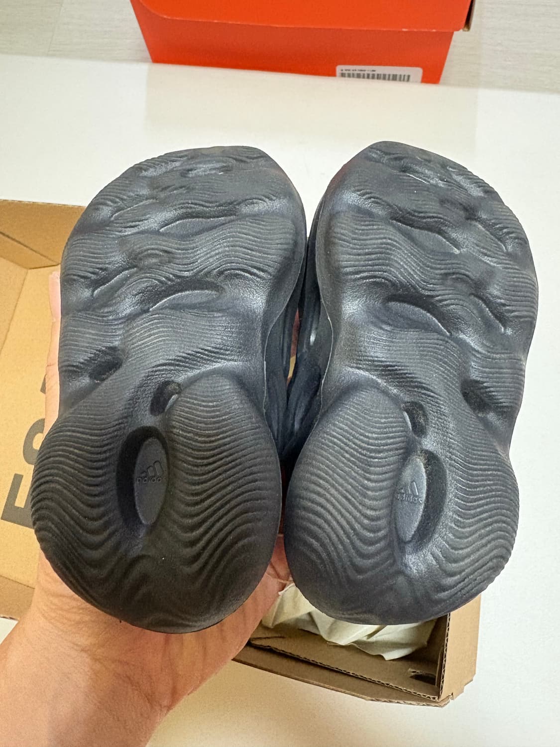 이디 폼러너 키즈 오닉스 상품이미지3