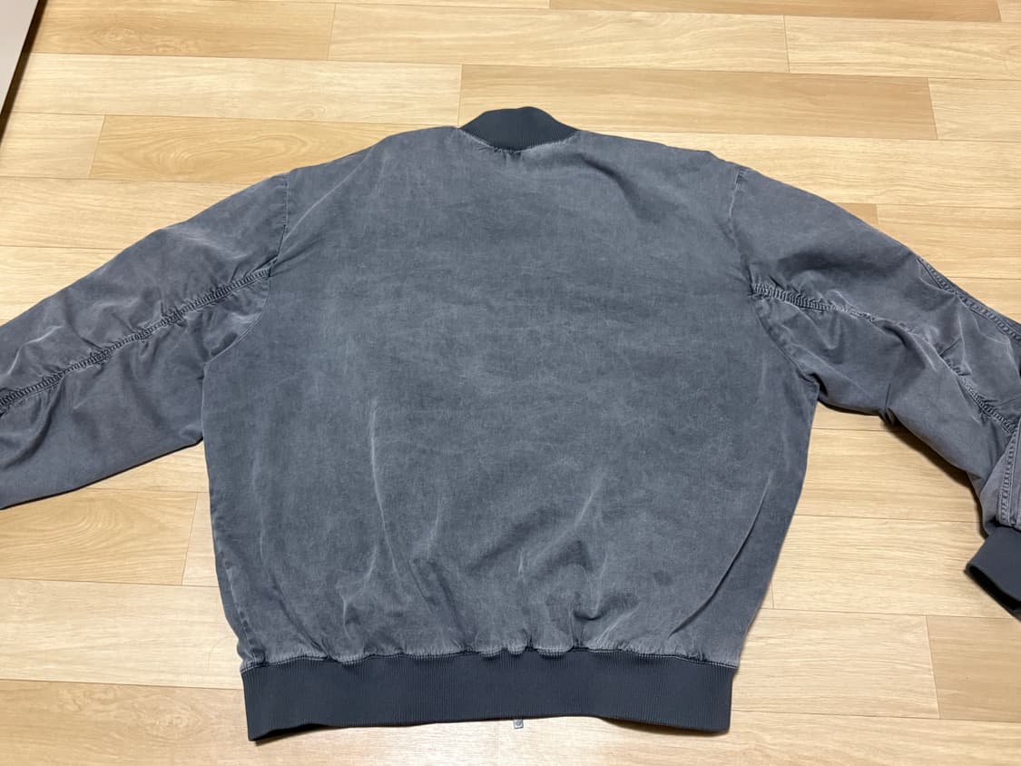 아디다스 아딜레늄2 워시드 봄버 자켓 L 사이즈 판매합니다. 상품이미지3