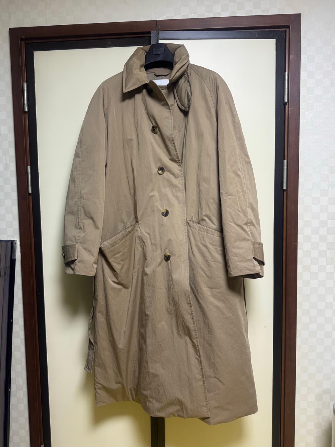 코스 패디드 벨티드 퍼넬넥 코트 상품이미지2