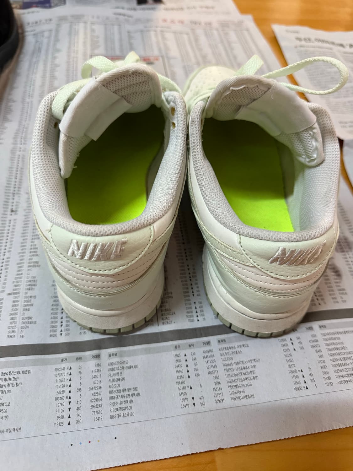나이키 덩크로우 넥스트 네이쳐 베일리 그린 앤 화이트 255판매합니다! 상품이미지3