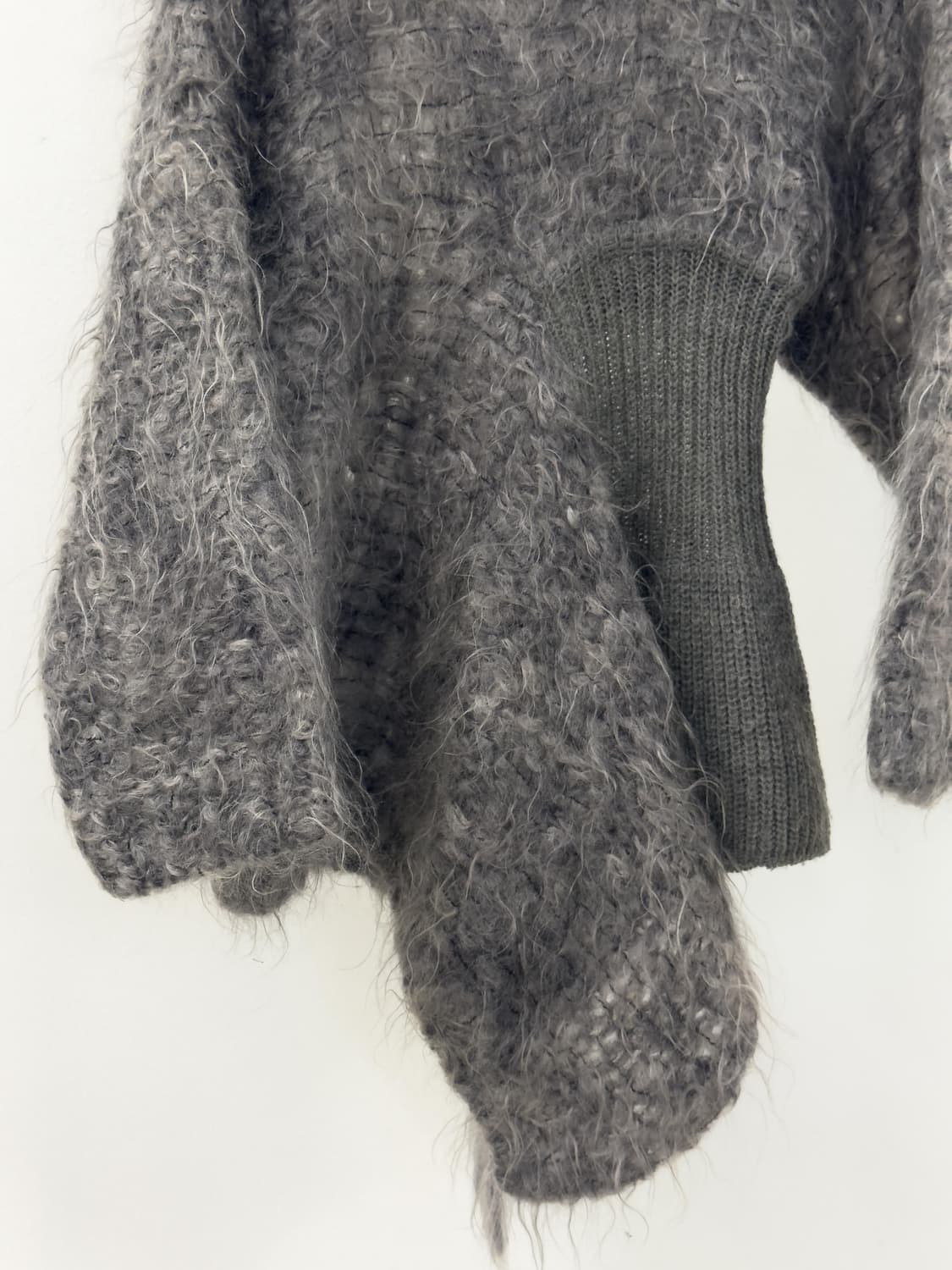 80s 이세이미야케 모헤어 비대칭 스웨터 상품이미지4