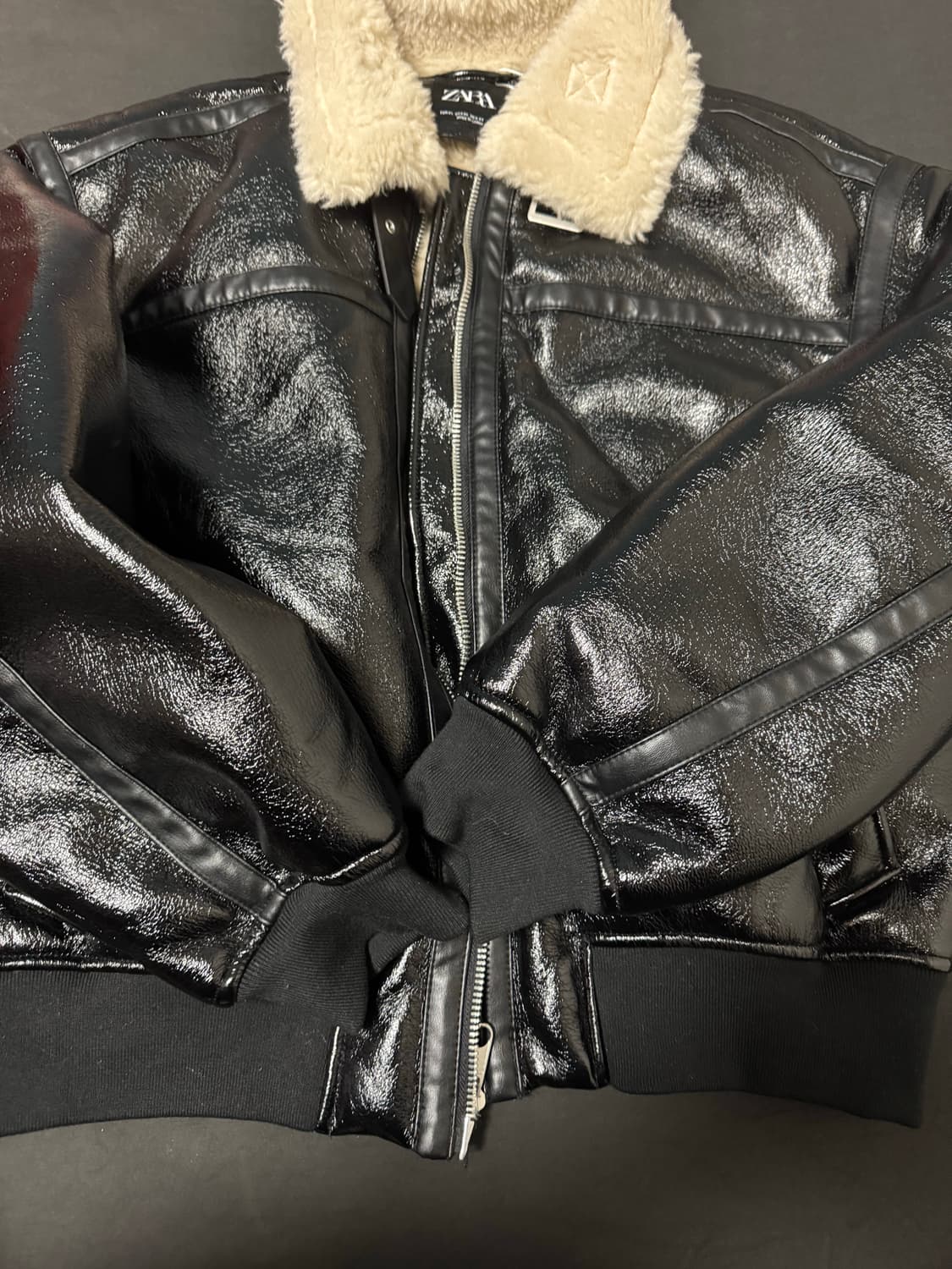 정품새제품 자라 페이크레더 무스탕 시어링 자켓 블랙 XL 상품이미지3