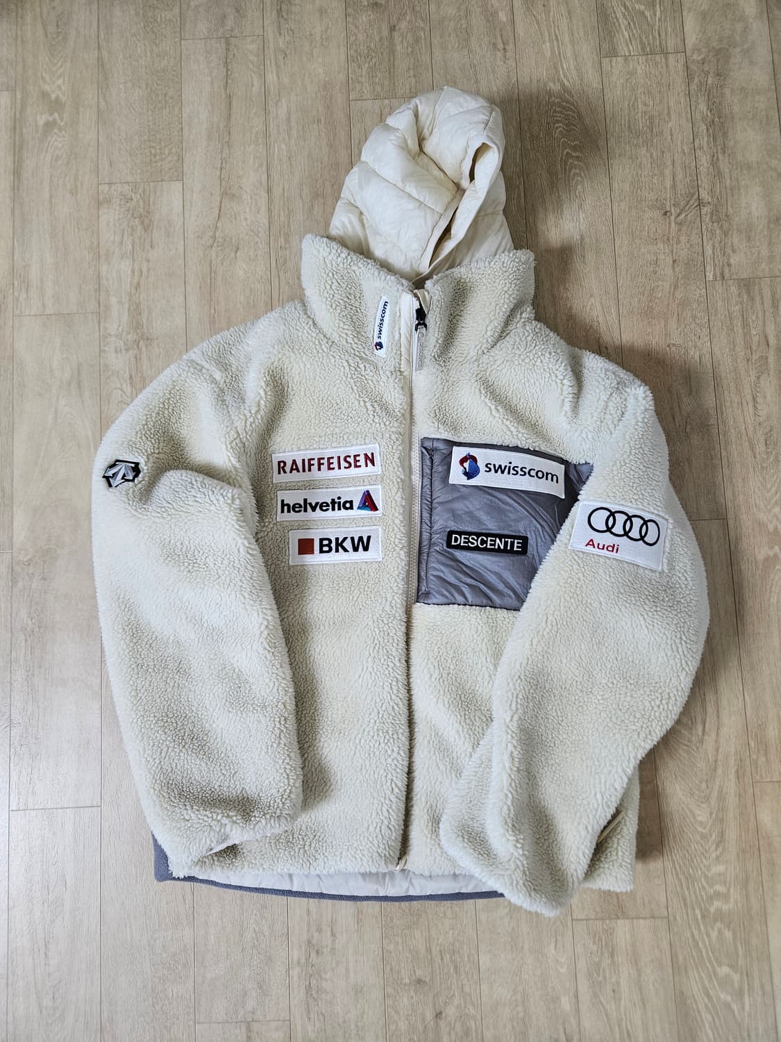 데상트 스위스 스키팀 후리스 상품이미지1