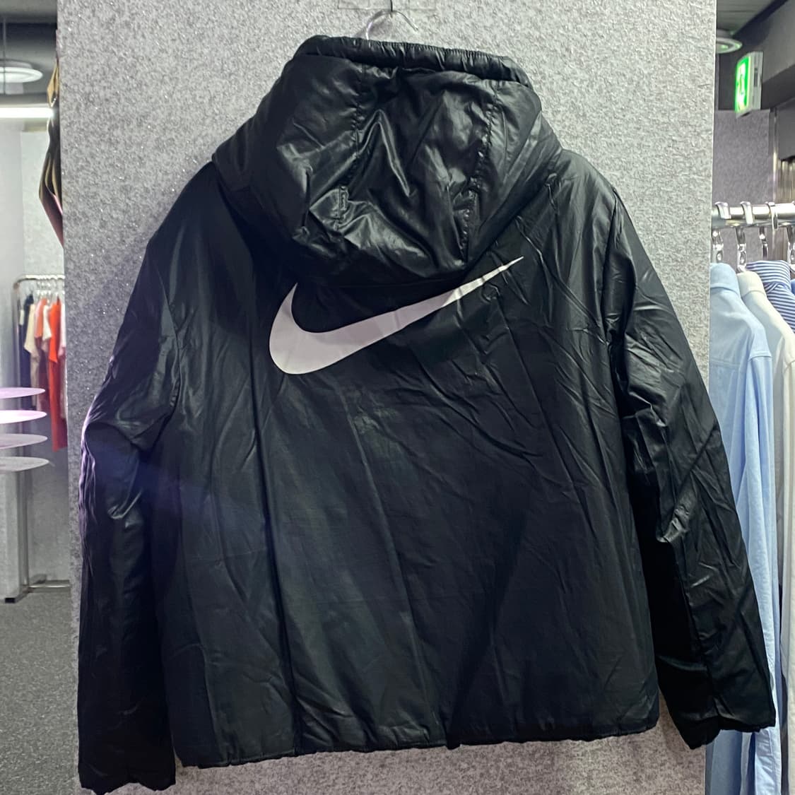 나이키 빅로고 블랙 리버시블 프리마로프트 점퍼 B3043  상품이미지3