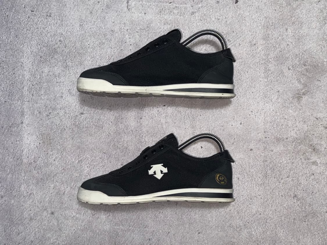 데상트 크론템포 블랙 스니커즈 240 상품이미지1