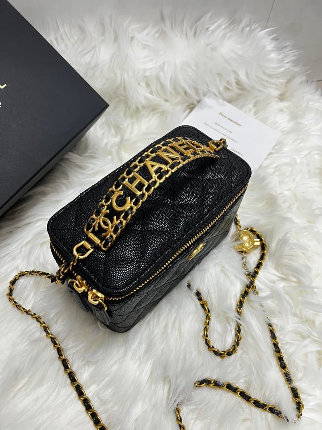 샤넬뷰티 이니셜 탑핸들 베니티 체인크로스 백 메이크업 백 상품이미지3