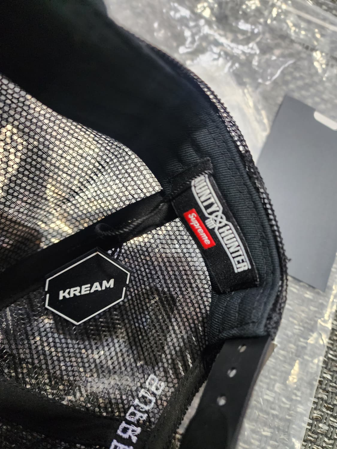 슈프림 X 바운티 헌터 콜라보 블랙 스냅백 모자 상품이미지3