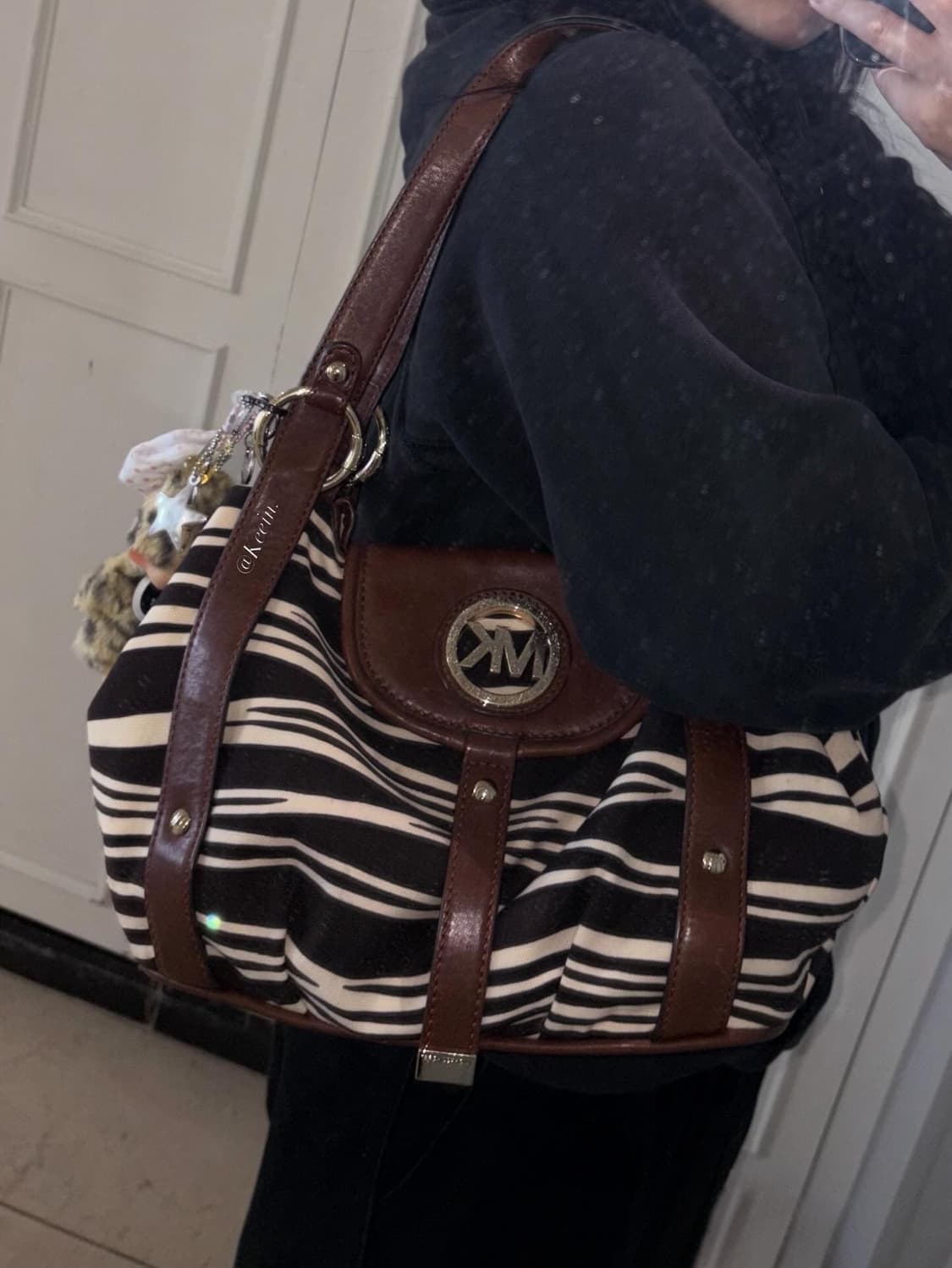 Michael kors Zebra pattern shoulder bag 상품이미지5