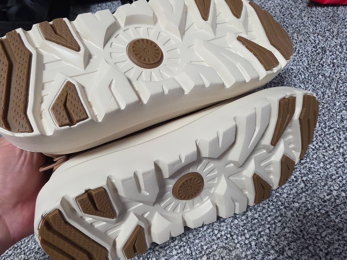 어그 타스만 하이브리드 280 상품이미지5