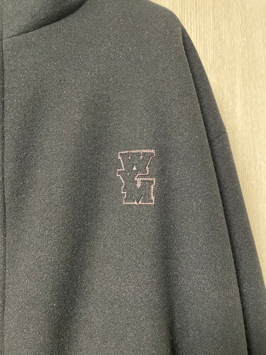 52사이즈 새상품, 우영미 25fw 블랙 리버서블 모크넥 자켓 상품이미지2