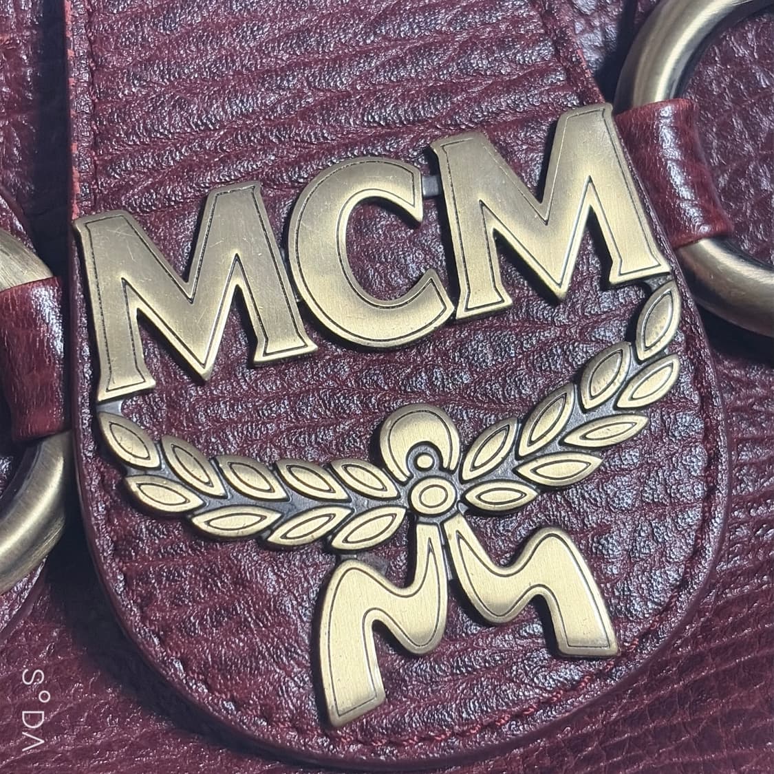 MCM 엠씨엠 미니 크로스백 버건디 상품이미지8