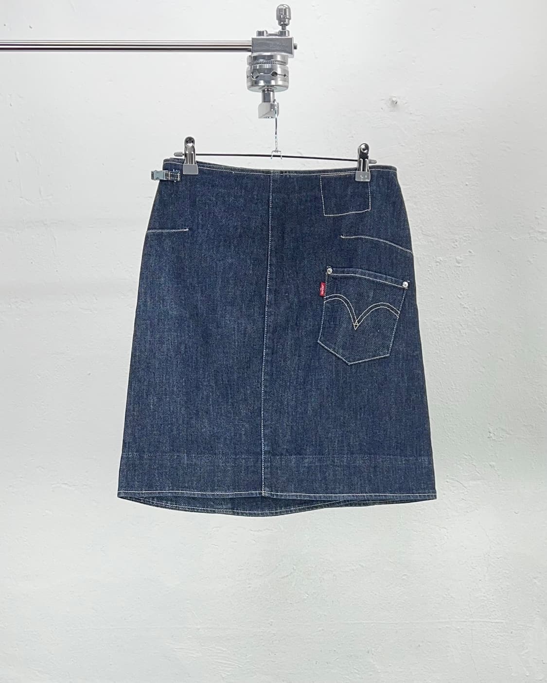 리바이스 엔지니어드 진스 진청 컷아웃 데님 스커트 상품이미지6