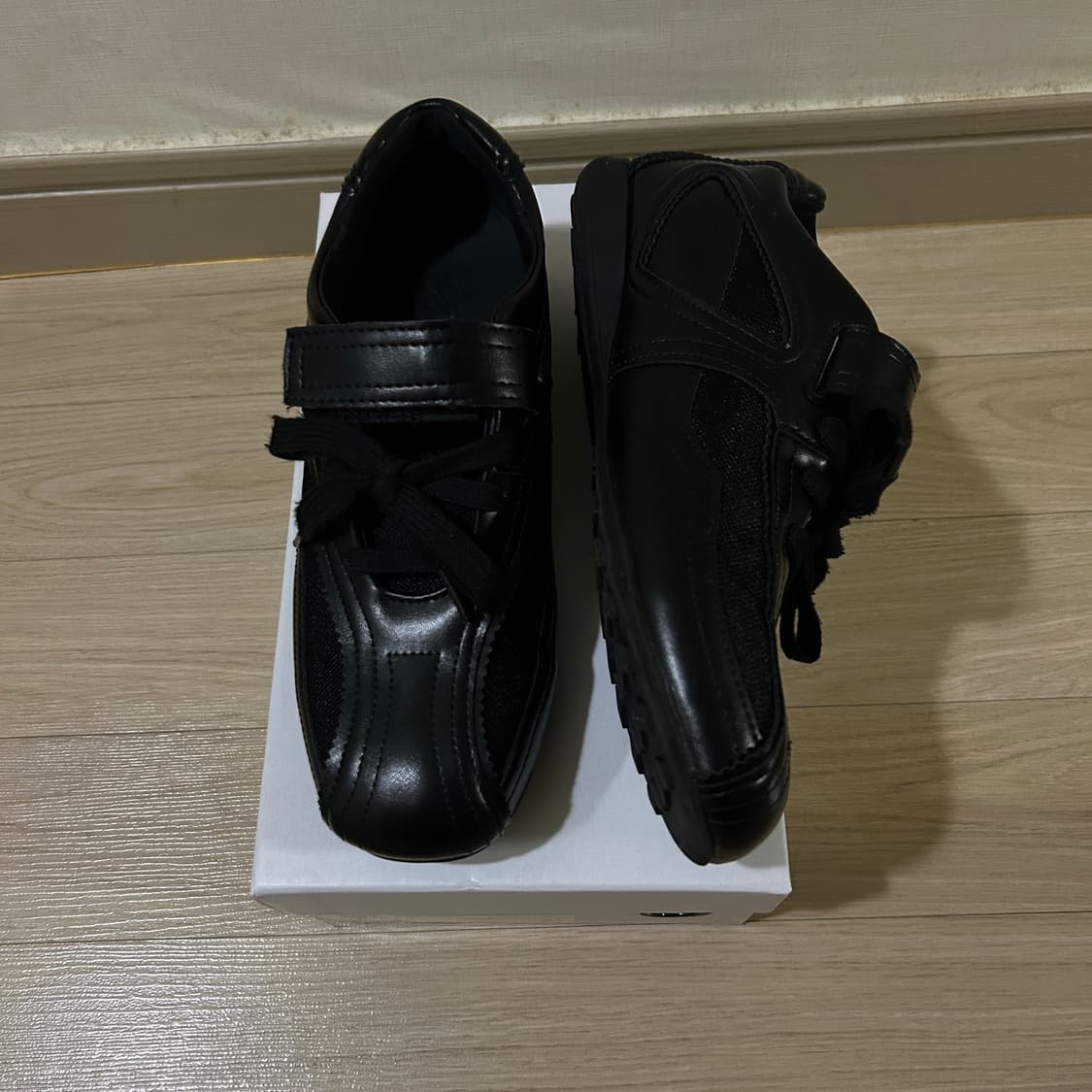 [245] 세인트새틴 포엣 소가죽 레이스업 스트랩 스니커즈 상품이미지4