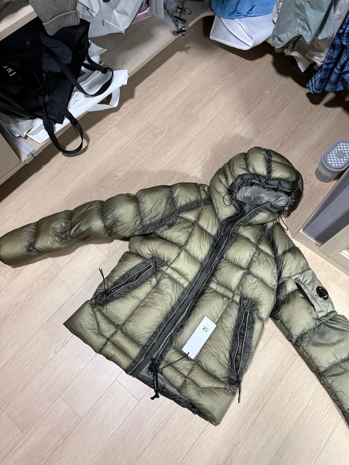 CP컴퍼니 DD쉘 패딩 자켓 M 상품이미지1