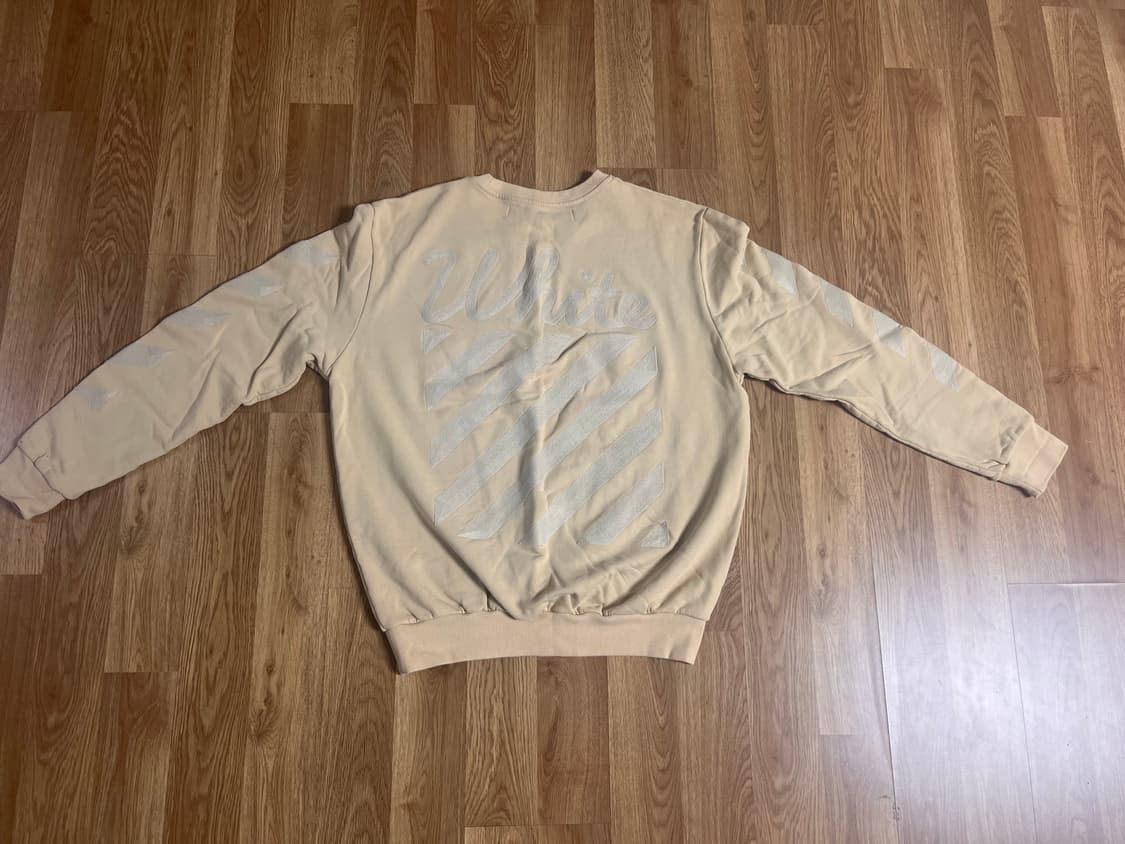 오프화이트 맨투맨 상품이미지2