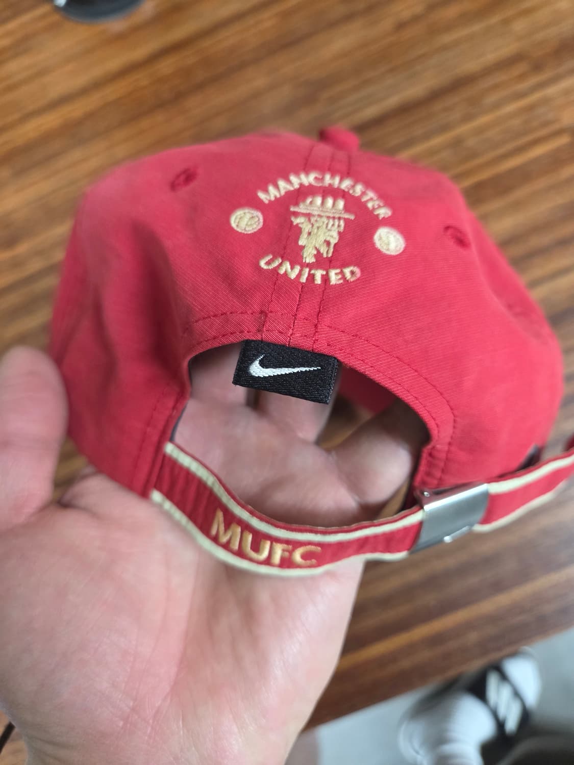나이키 00s 맨체스터 유나이티드 자수스우시 모자 프리 상품이미지3