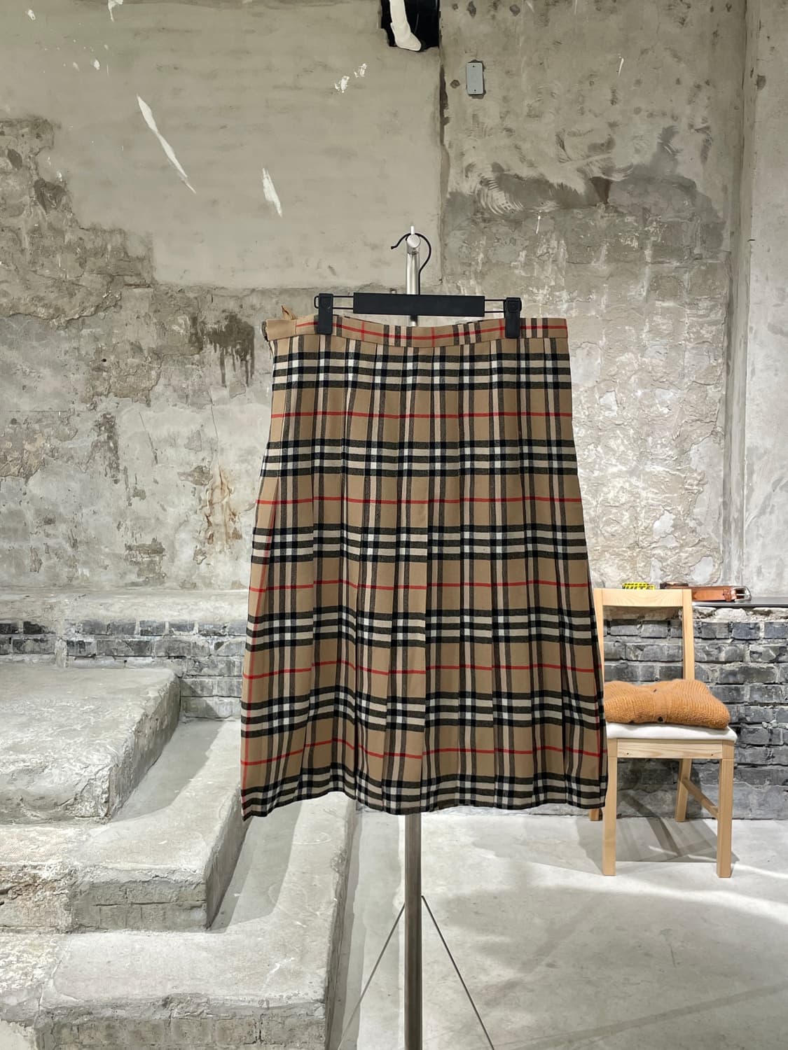 버버리 베이지 노바체크 핀턱 롱 스커트 상품이미지1