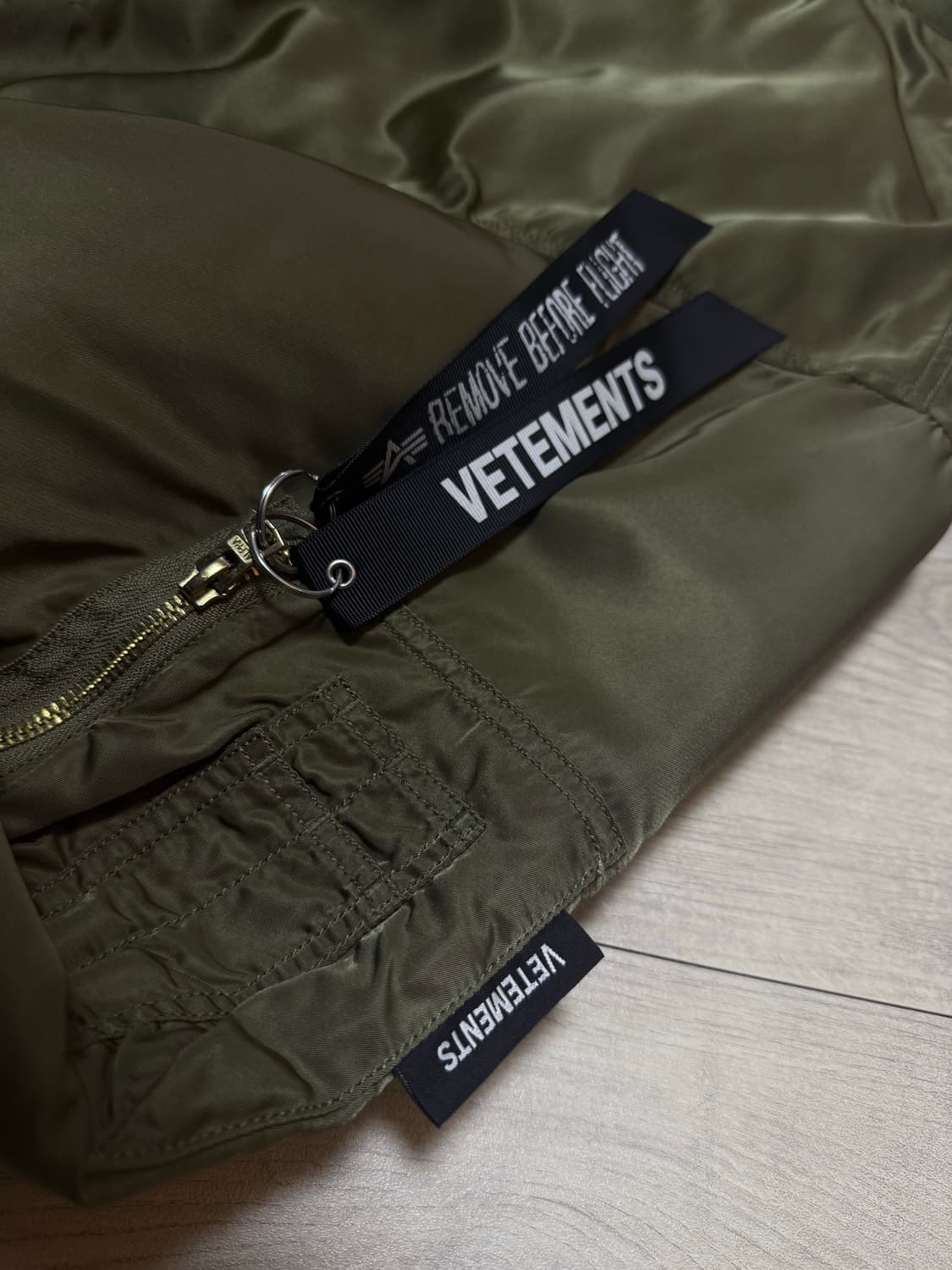 베트멍 X 알파인더스트리 MA-1 리버시블 후드 탈착 상품이미지4