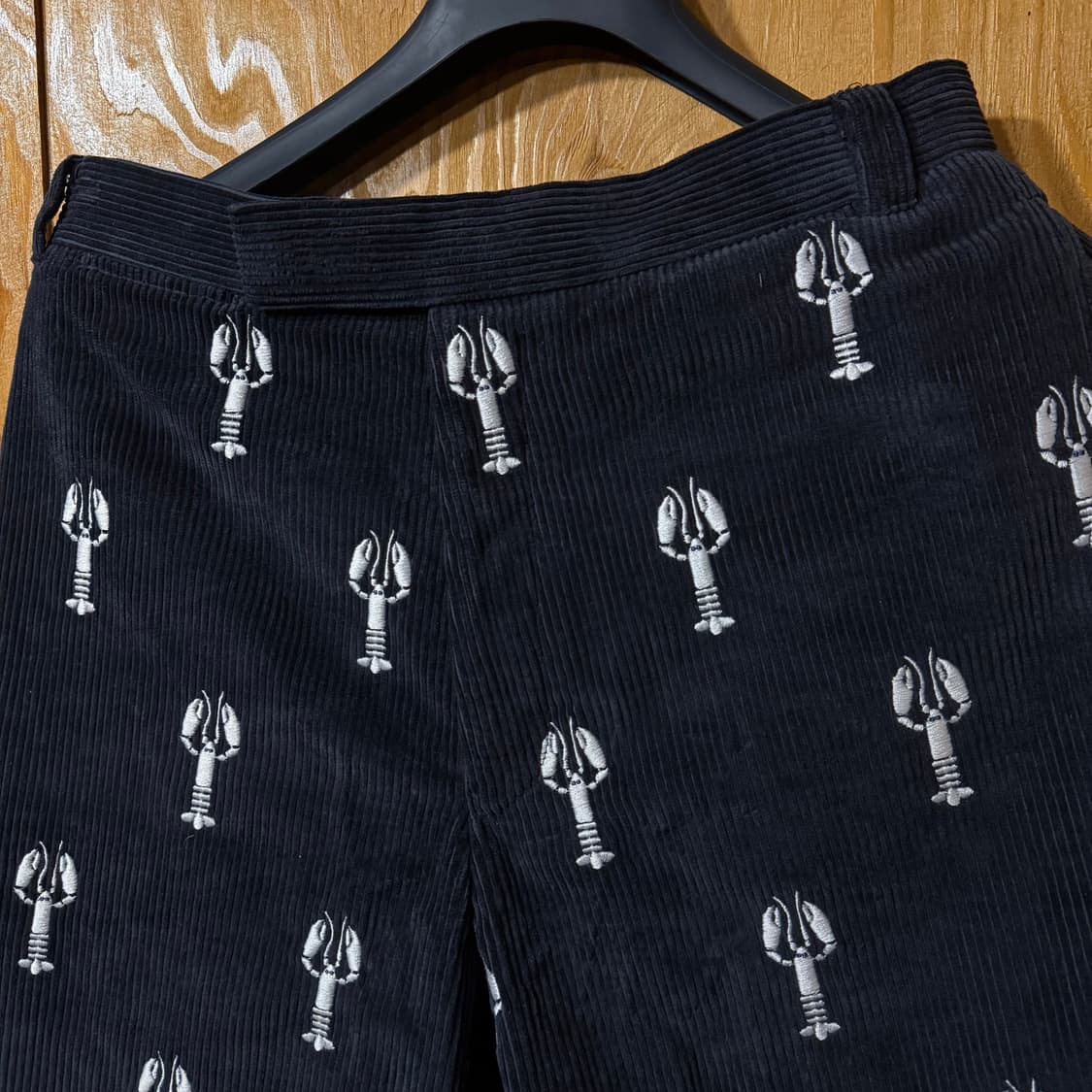 톰브라운 코듀로이 스콜피온 반바지 판매 합니다. 상품이미지3