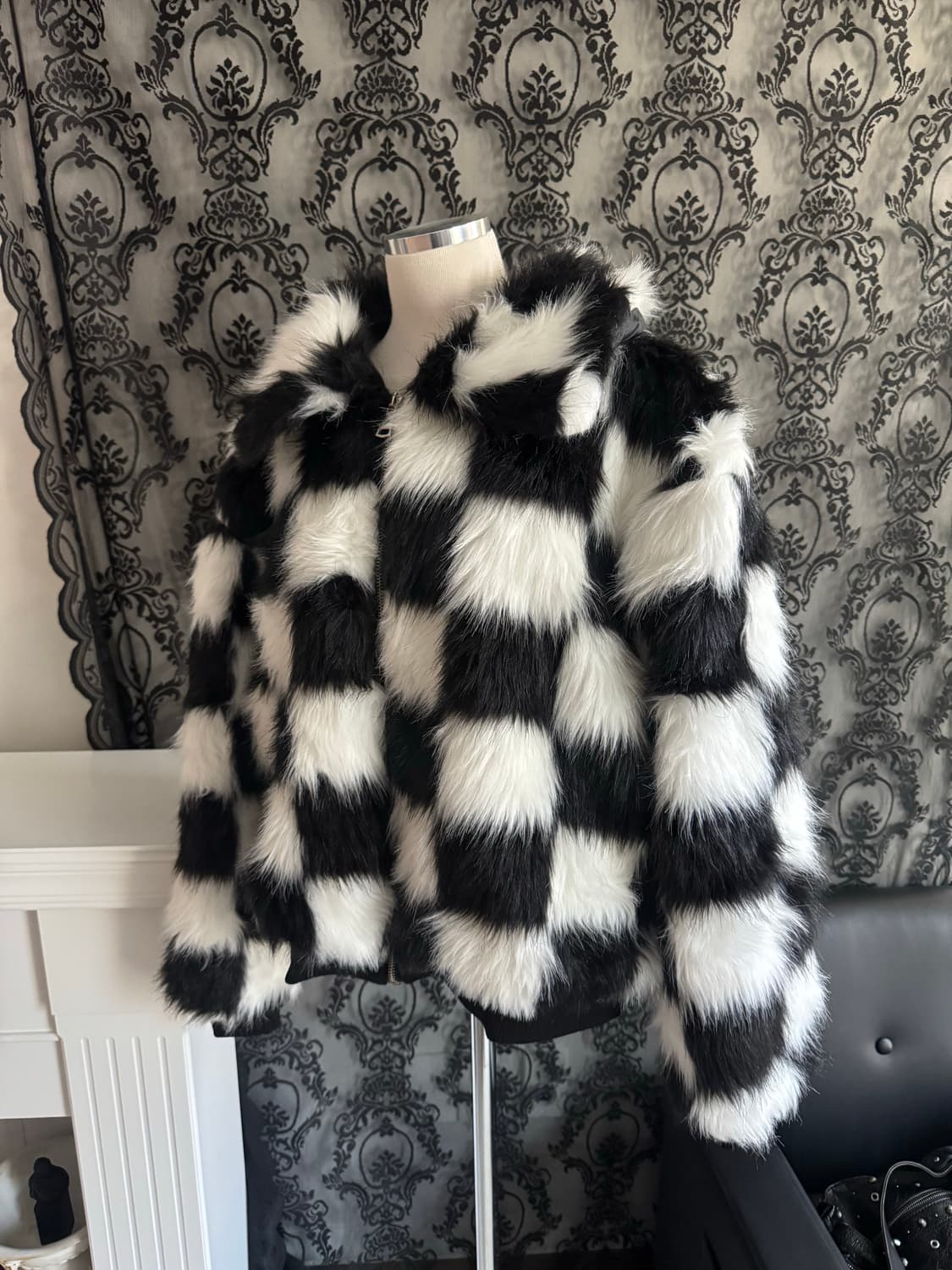 체커보드 페이크 퍼 집업 자켓 상품이미지1