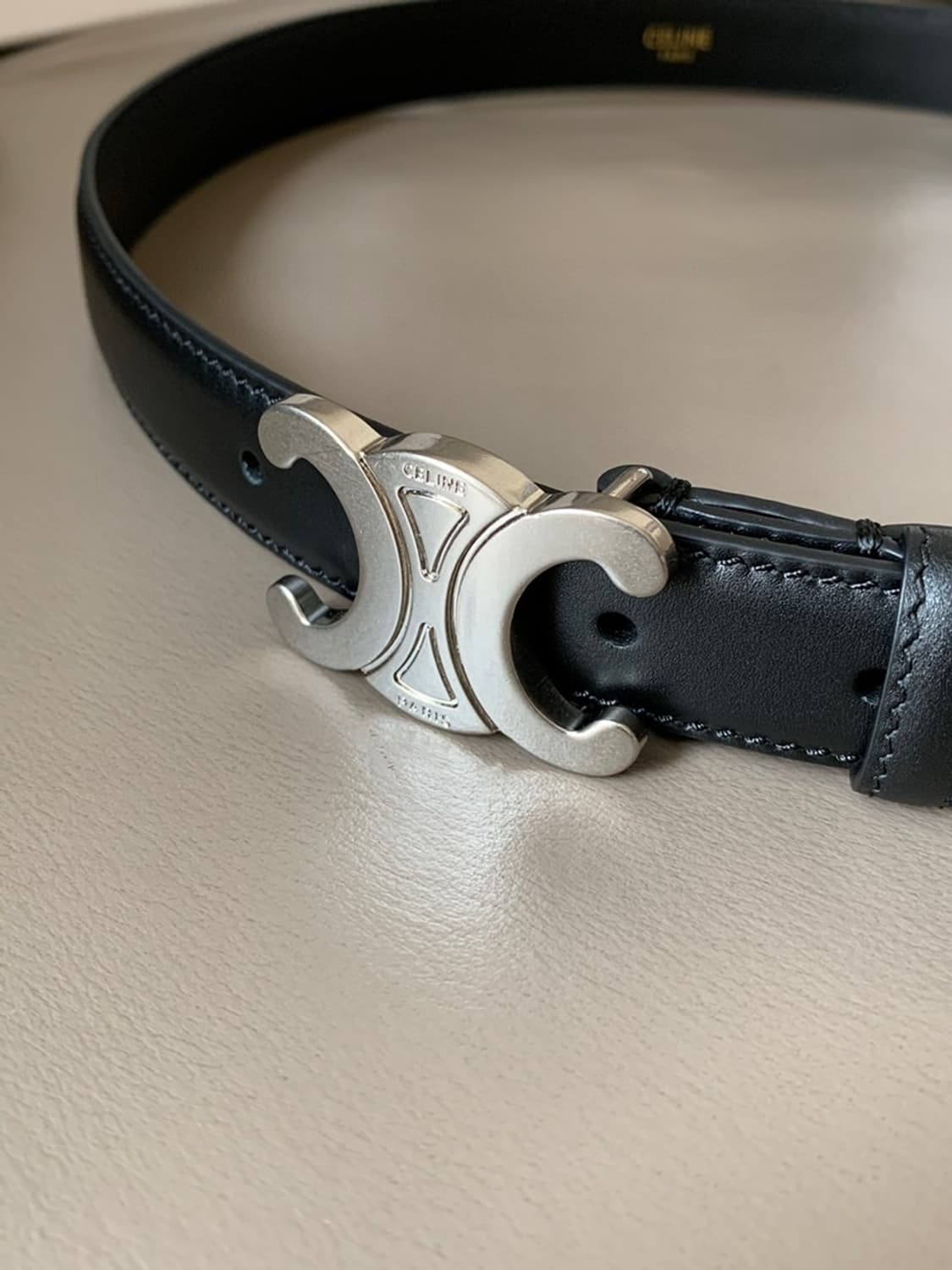 셀린느 미디움 트리옹프 벨트 토리옹 레더 블랙 상품이미지4