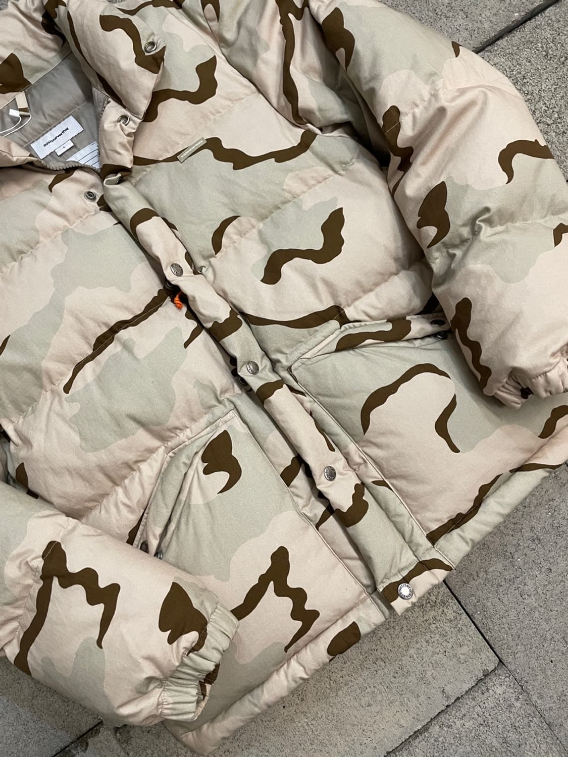 디스이즈네버댓 데저트 카모 덕 다운 패딩 상품이미지3