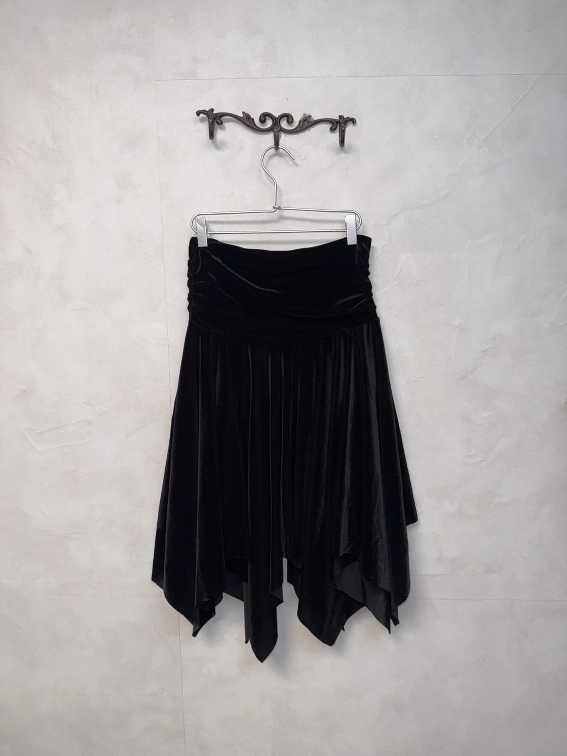 Black velvet shirring unbalanced skirt 상품이미지1