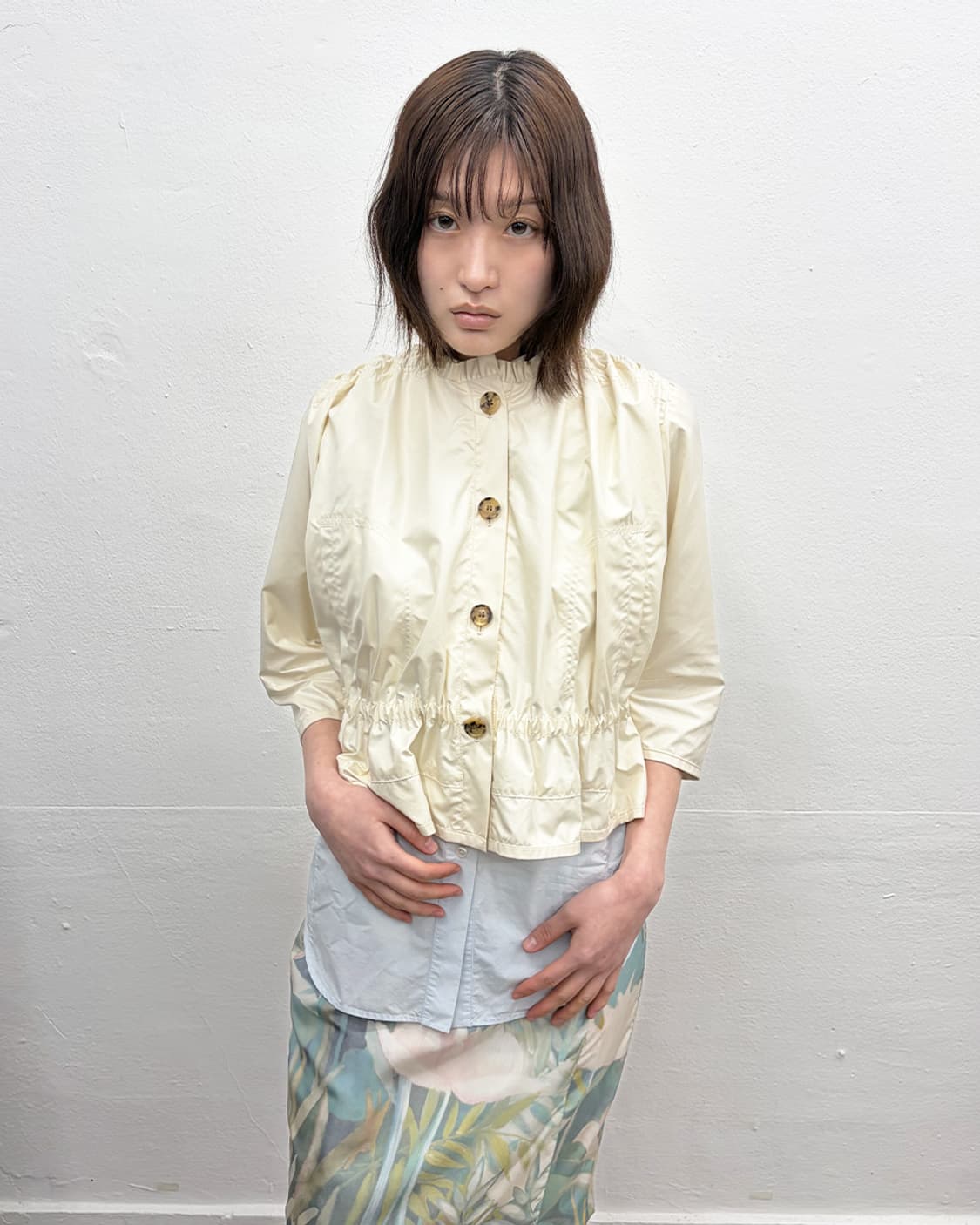 빅터앤롤프 러플 칼라 개더 자켓 상품이미지1