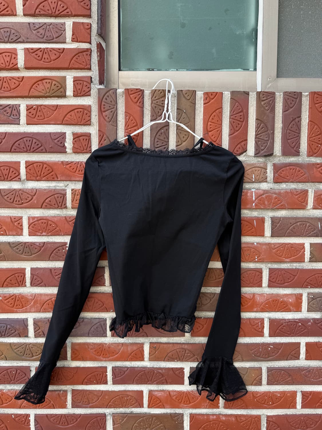 쎄무아듀 보우 레이스 트럼펫 슬리브 탑 (블랙) 상품이미지4