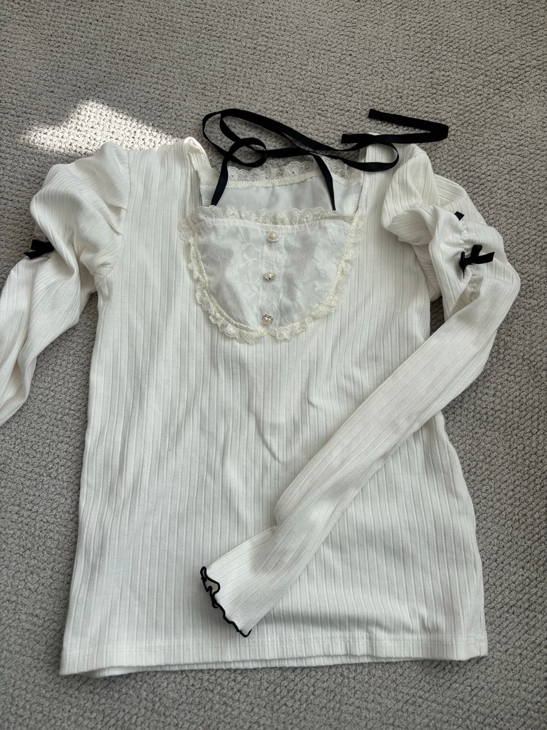 노에미 화이트 리본 레이스 블라우스 양지뢰 리즈리사 상품이미지1