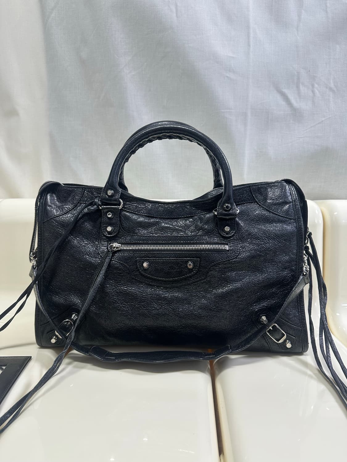 [A 정품] 발렌시아가 시티 모터백 미디움 블랙 상품이미지1