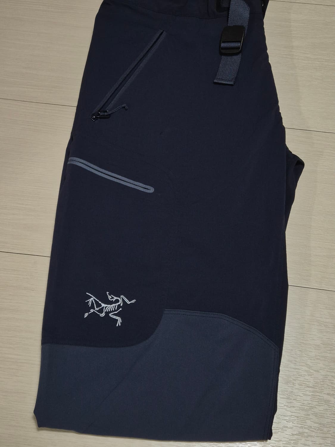 급처 아크테릭스 팬츠 각 15만 원 상품이미지5