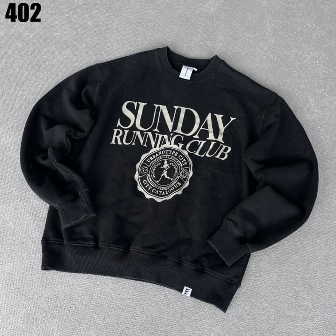 선데이 러닝 클럽 맨투맨  상품이미지1