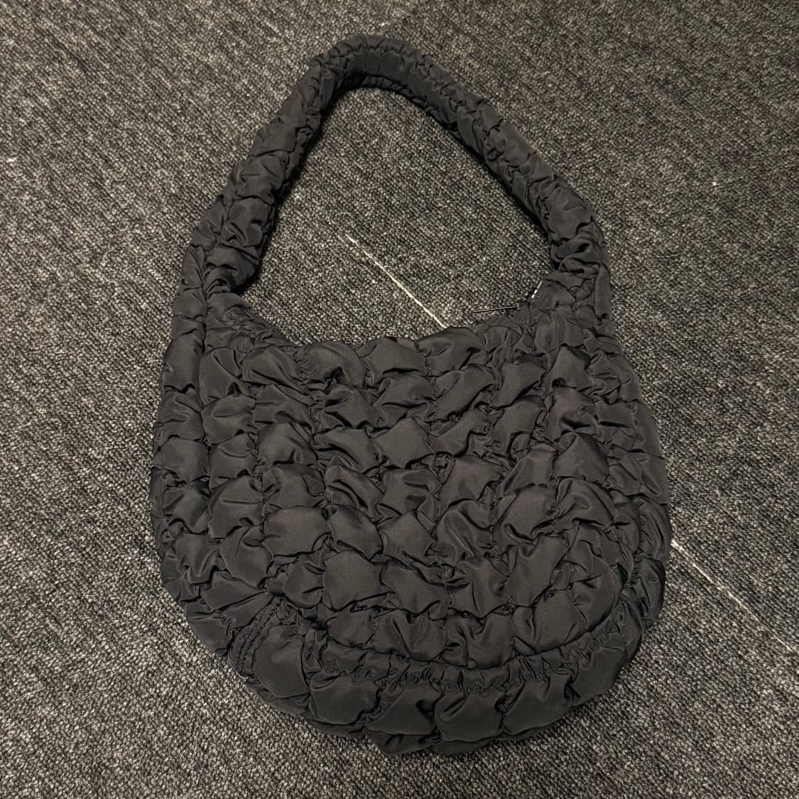 COS 코스 퀼티드 미니백 블랙 상품이미지1