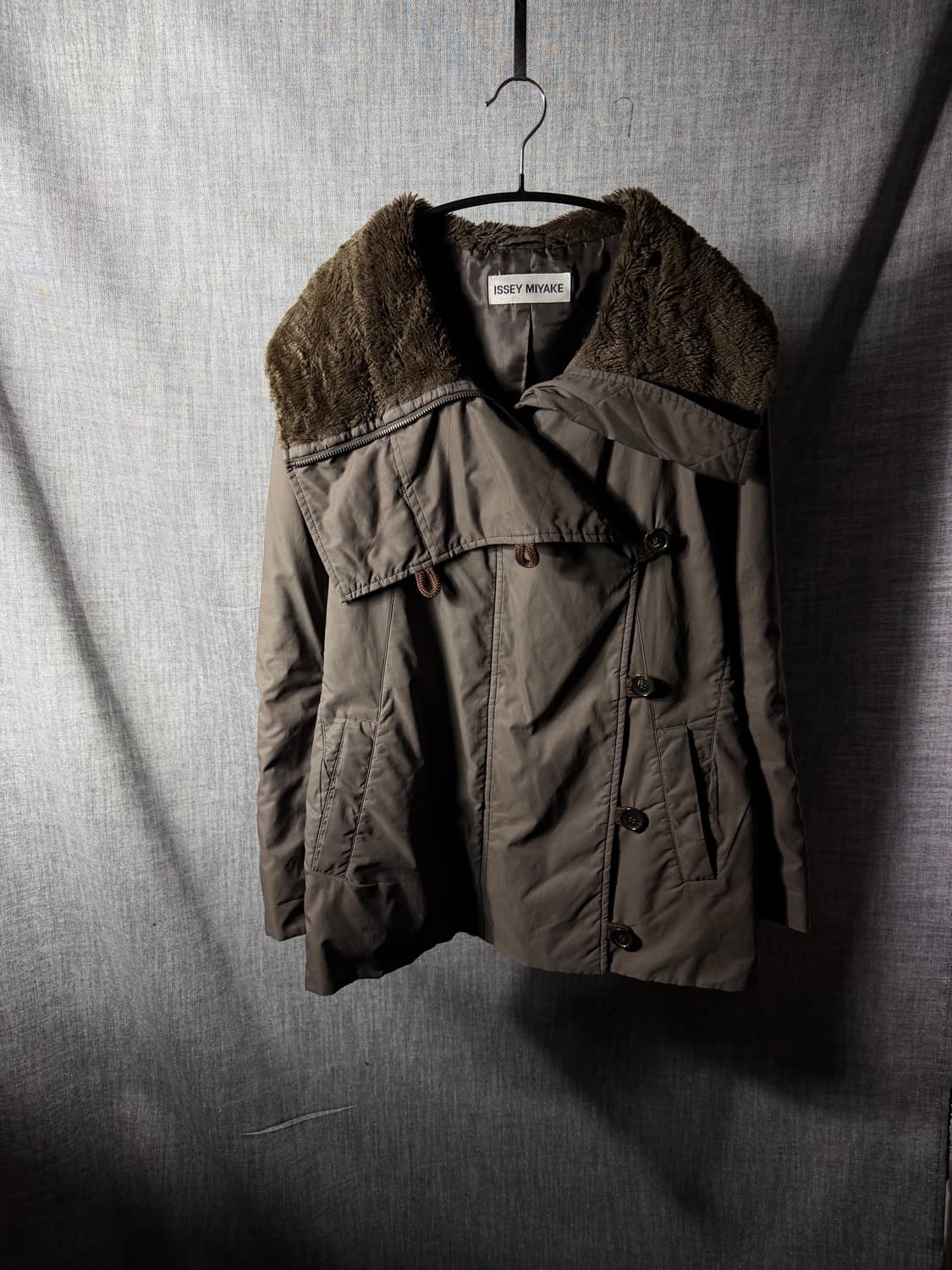 이세이미야케 비대칭사선 윈터 점퍼 상품이미지1