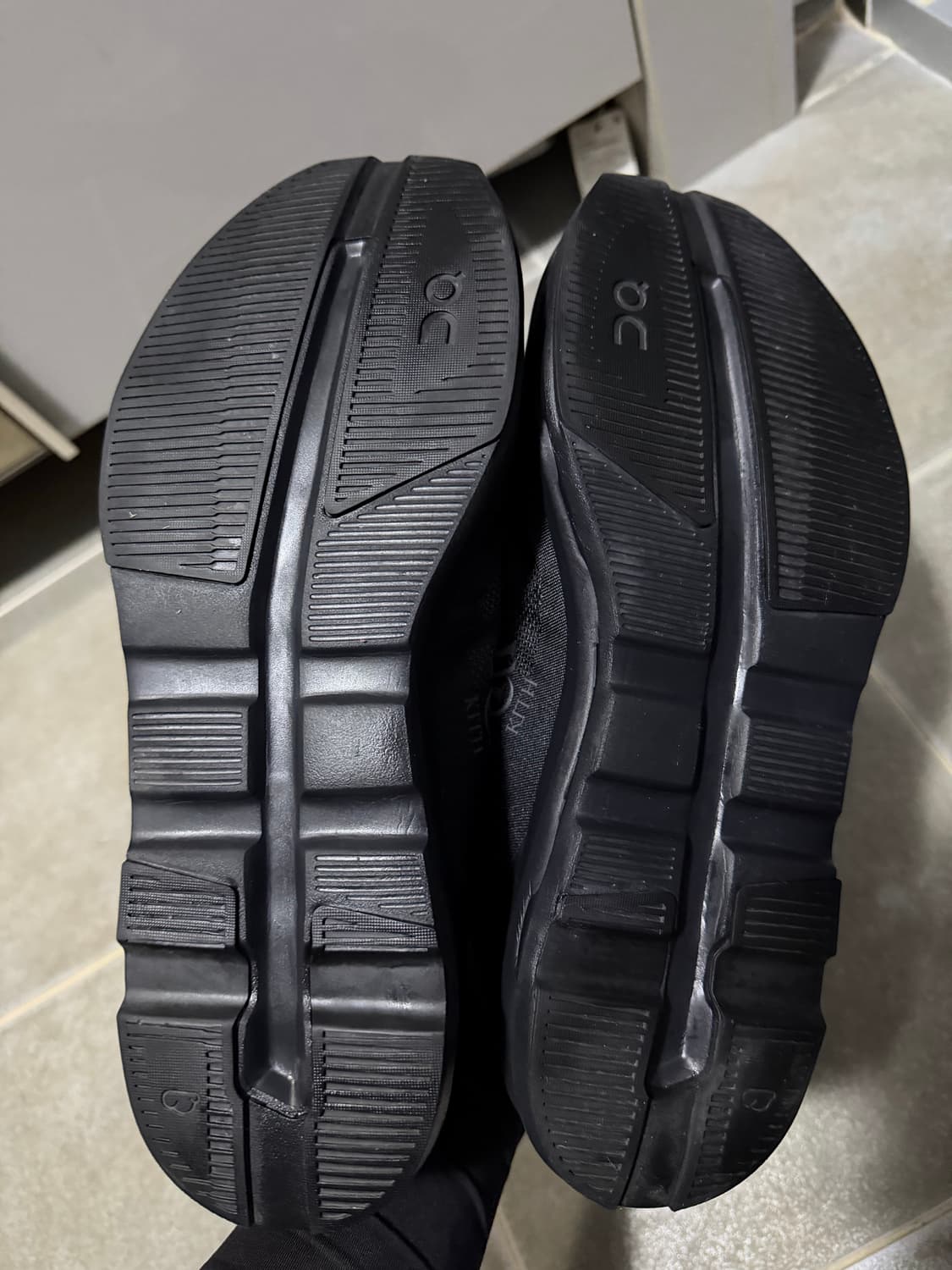 온러닝 키스 콜라보 블랙 280 상품이미지4