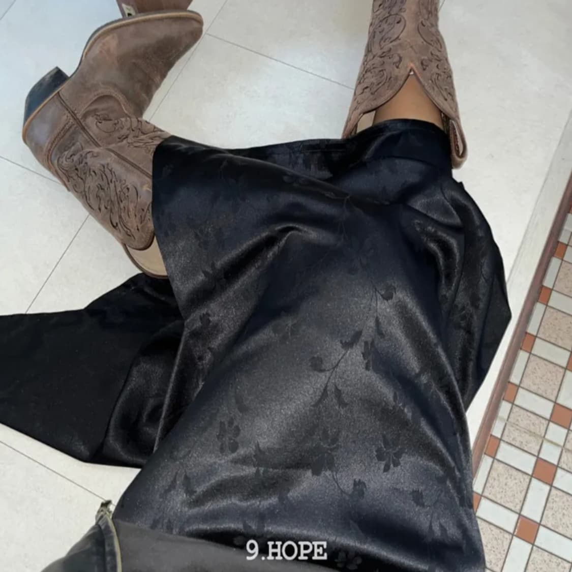 블랙 실크 트임 롱 스커트(새상품) 상품이미지2