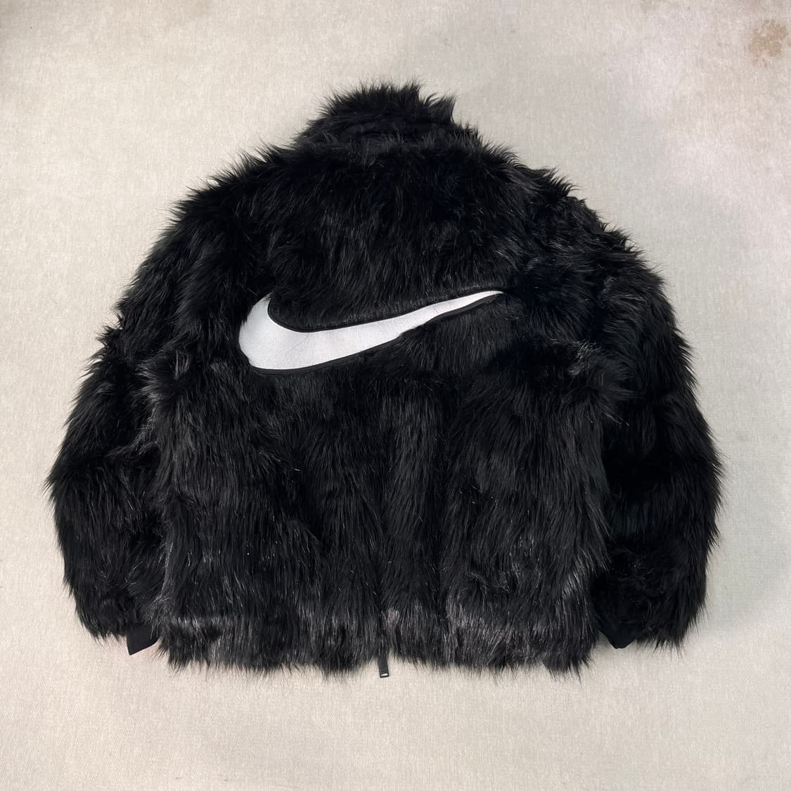 100 나이키 x 앰부쉬 리버시블 포우퍼 코트 블랙 상품이미지1