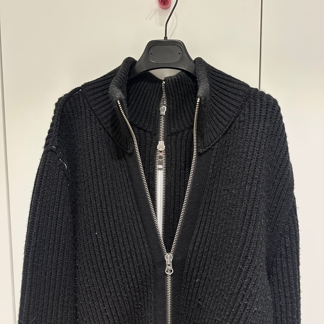 MM6 더블사이드 드라이버 니트 집업 상품이미지4