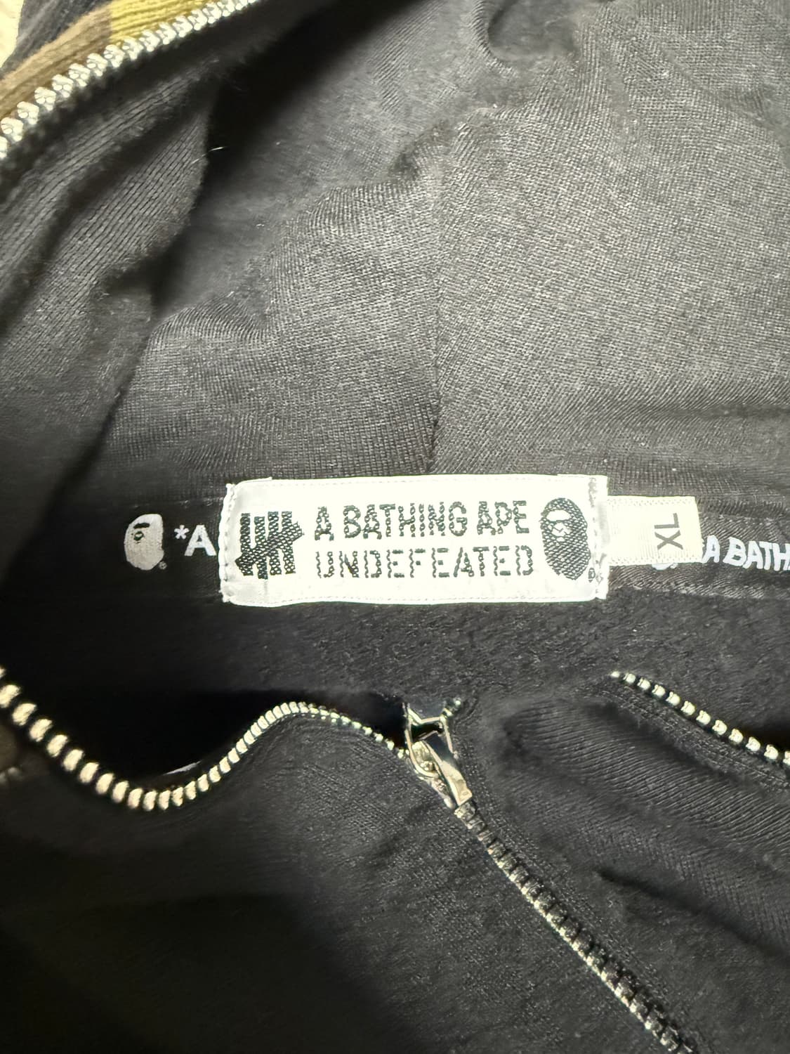 베이프 x 언디피티드 홍콩 한정판 샤크 후드 XL 상품이미지4