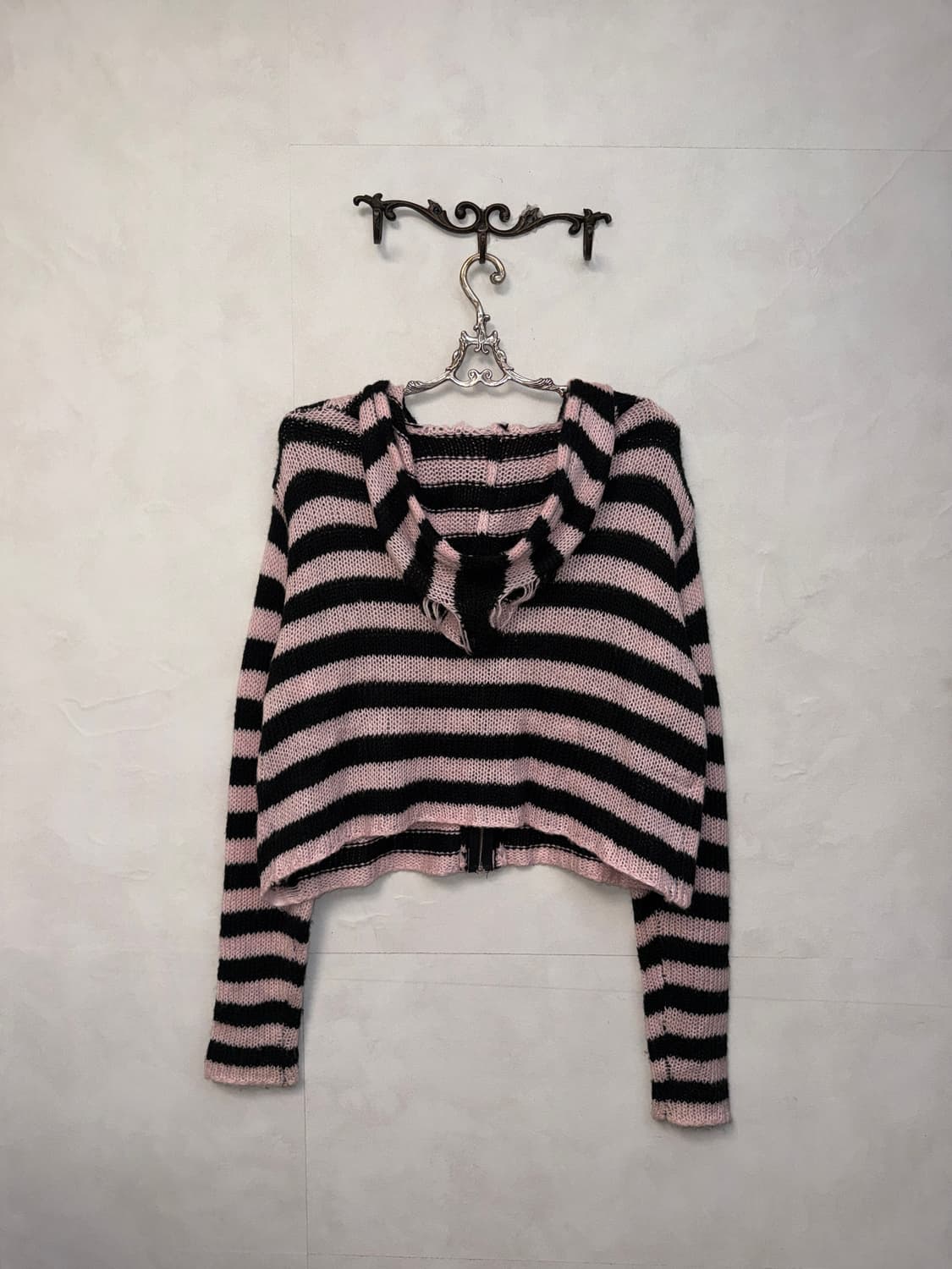 Black pink stripe grunge damage 후드집업 상품이미지3