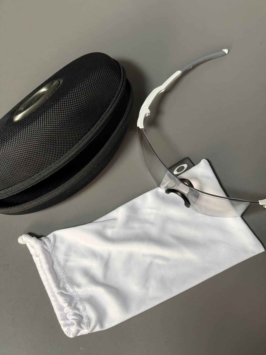 오클리 EV제로 패스 변색 렌즈 상품이미지1