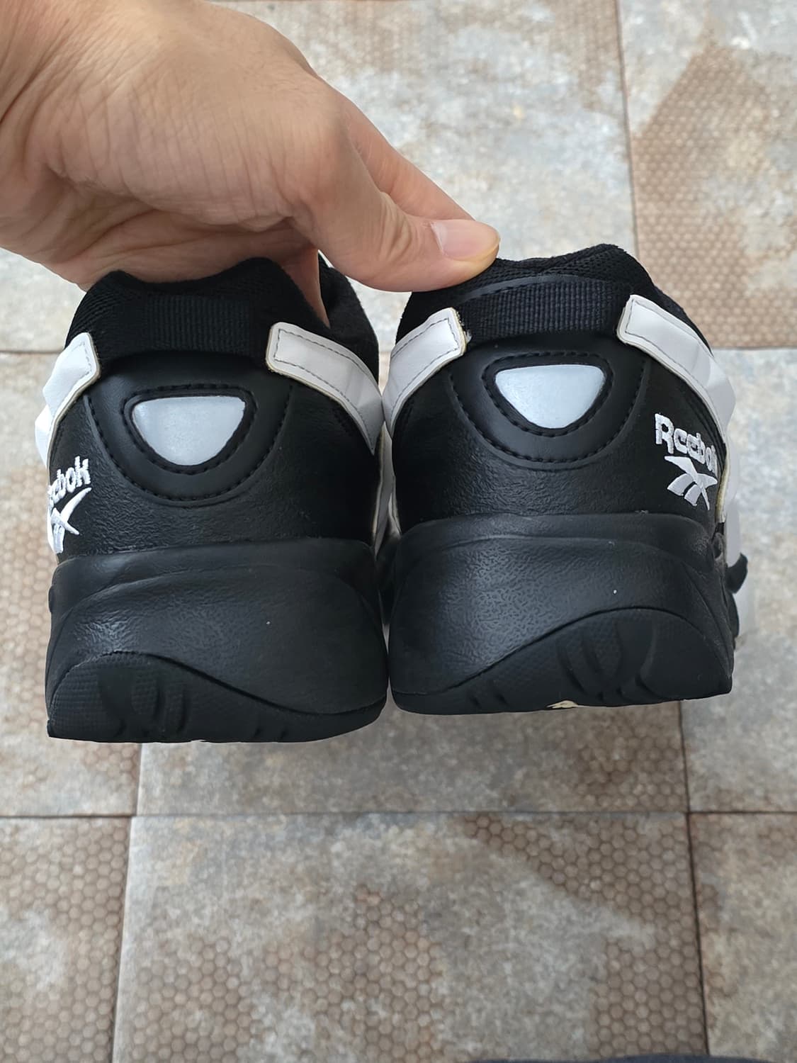 (255)리복 인터벌 96 블랙 화이트 상품이미지7