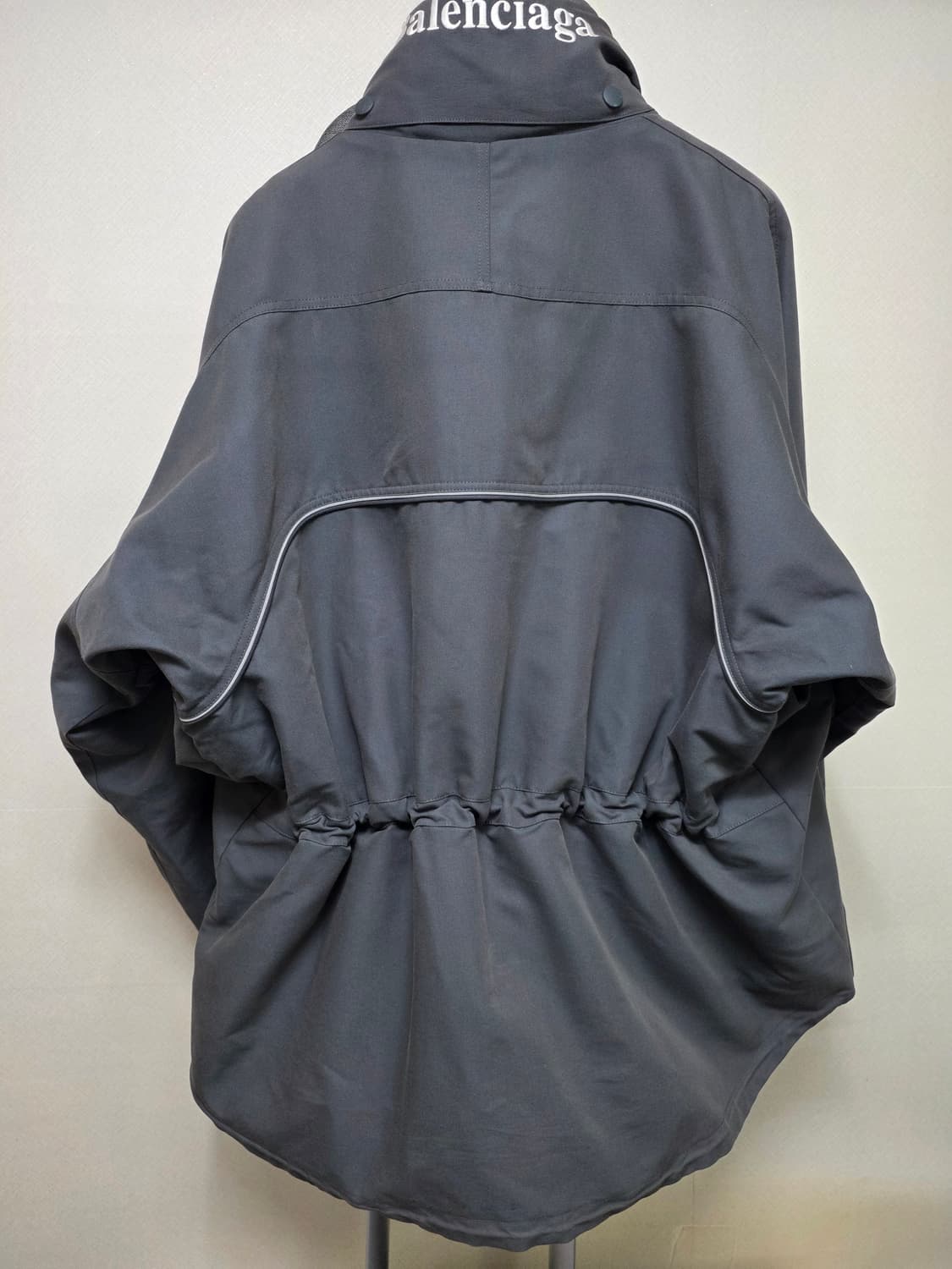 발렌시아가 오버핏 쉘파카 국내매장판 상품이미지3