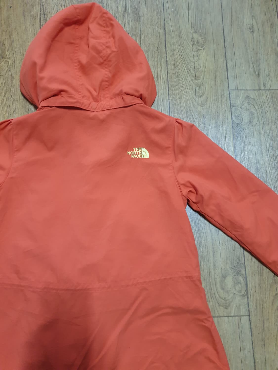 1159 노스페이스 후드 아우터 90 사이즈입니다 상품이미지5