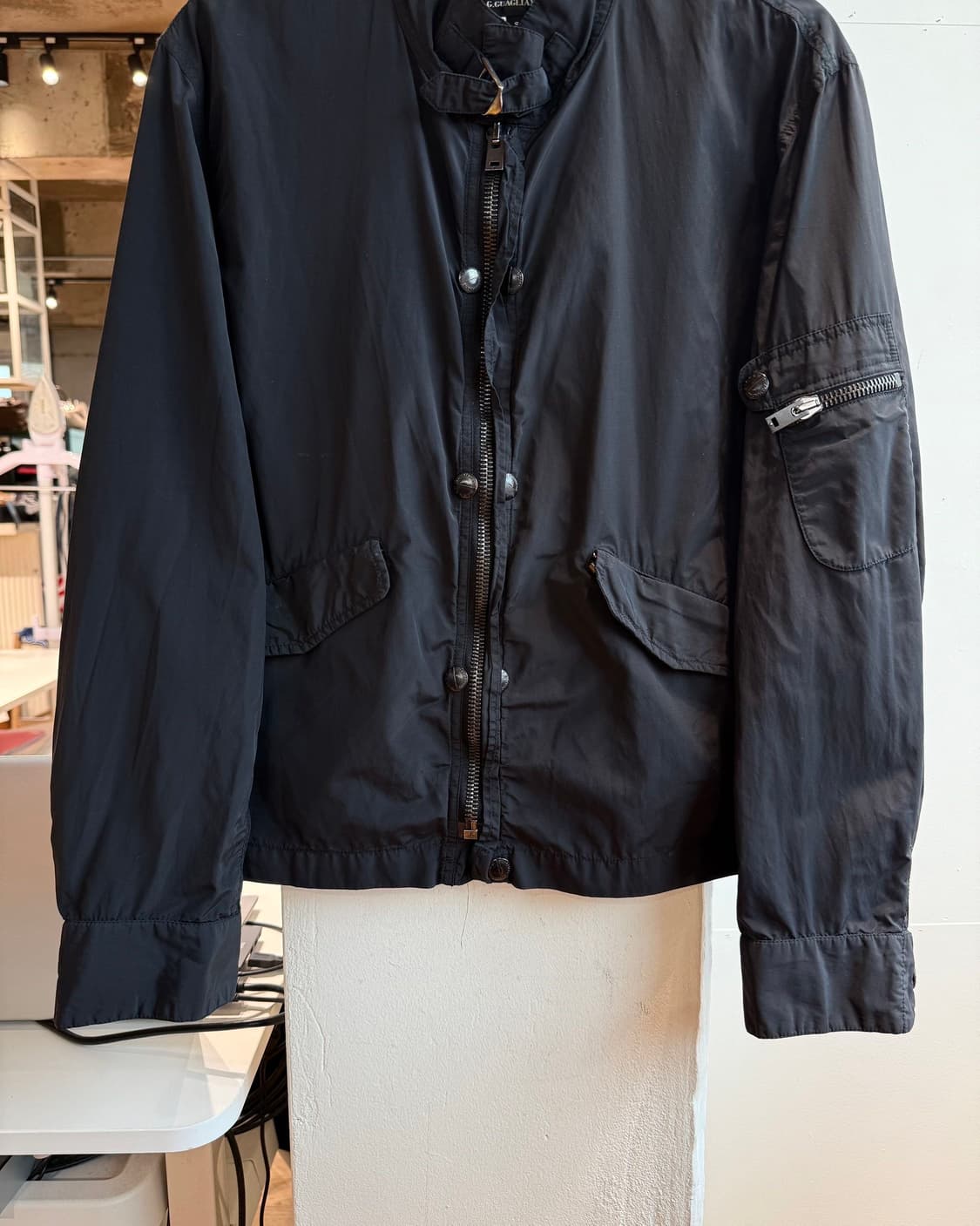 가리오네 블랙 나일론혼방 자켓 상품이미지6